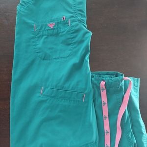 1 set Med Couture Scrubs